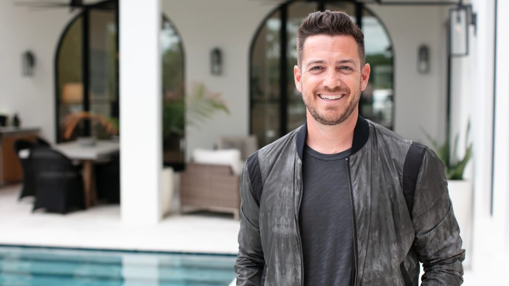 This 40-year-old makes $160,000/month in passive income—his No. 1 tip for building a 6-figure side hustle