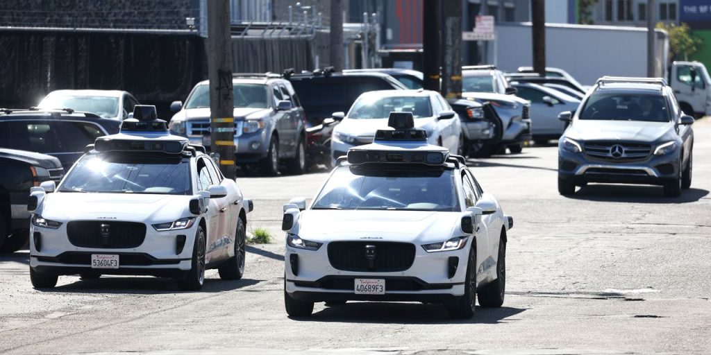 Uber and Waymo Partner on Driverless Taxis in Phoenix