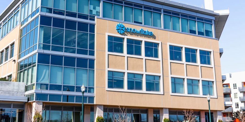 Snowflake expands Microsoft partnership to bring generative AI to its data cloud