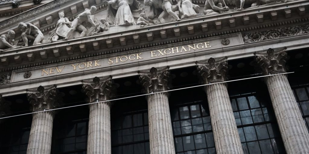 U.S. stocks attempt bounce after tech-led declines