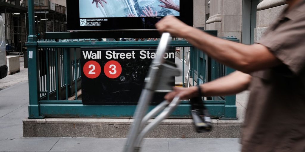 U.S. stock futures higher after upward GDP revision, jobless claims data