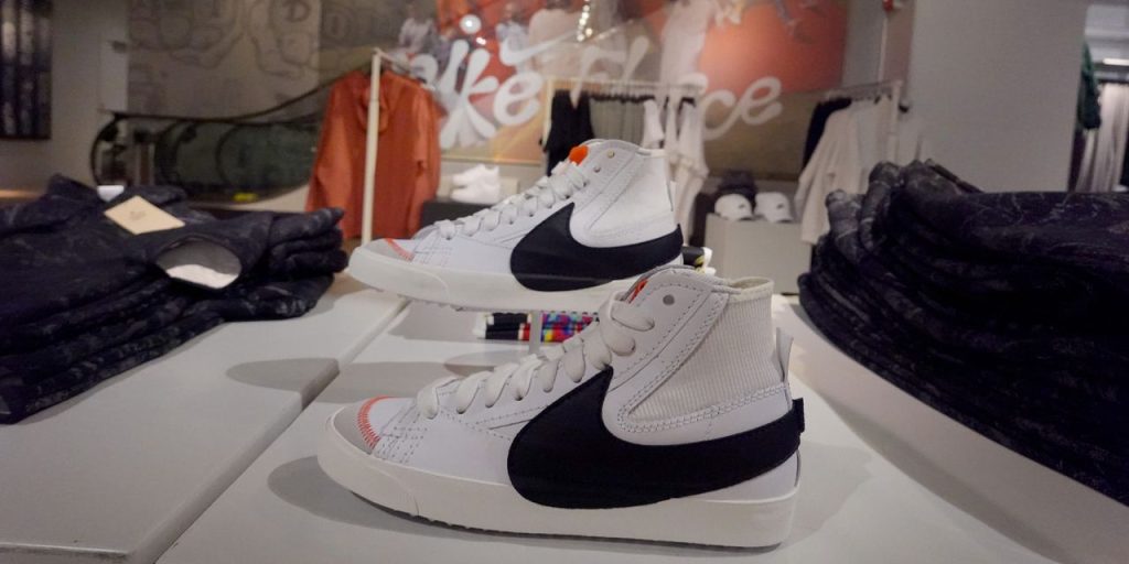 Nike Beats on Sales but Misses Earnings. The Stock Falls.