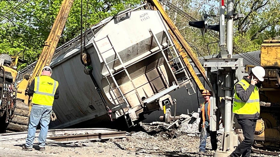 Derailment outside New Castle, Pa.,