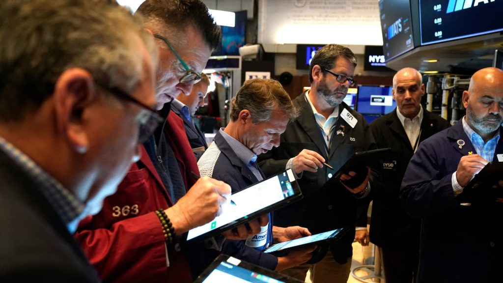 2-year Treasury yield hits 16-year high after ADP jobs data shatters expectations