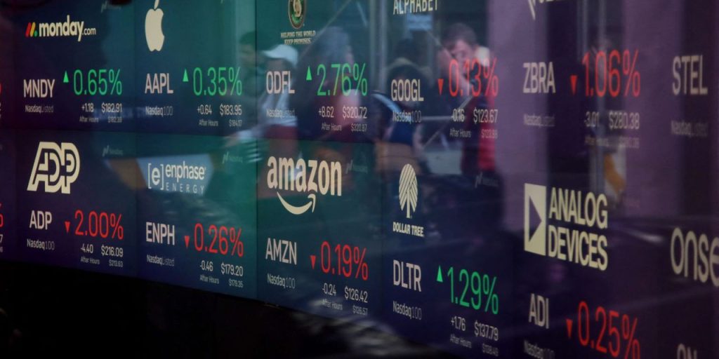 U.S. stocks start August lower while Apple, Amazon earnings and jobs data loom end of week