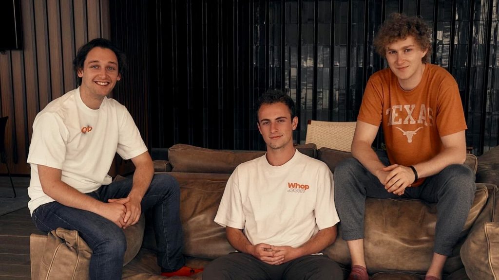 25-year-old tried 23 side hustles before launching a company that brings in $354,000 a month—his No. 1 piece of advice