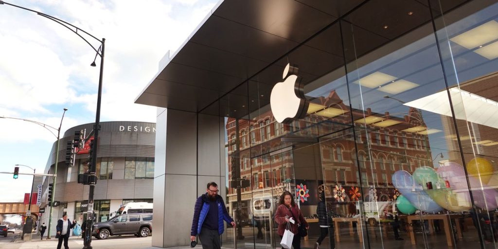 Apple Stock Falls After Earnings. 2 Good Reasons Not to Buy the Dip.