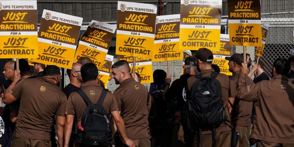 Worker pay at center of Fed’s inflation fight