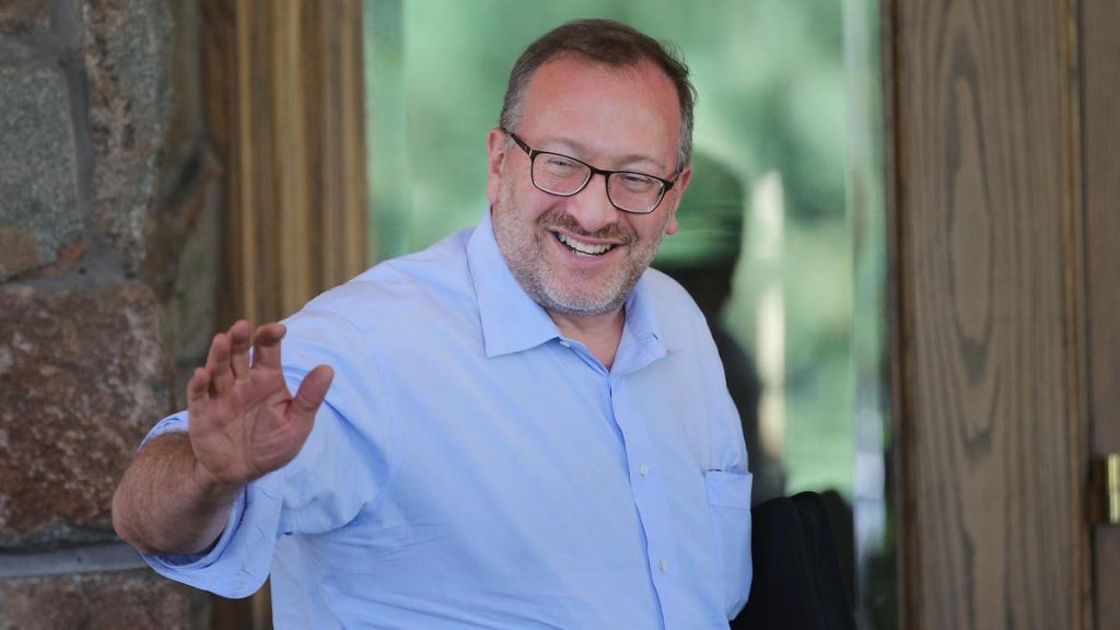 Seth Klarman Buys Amazon, Curbs 2 Top Holdings In 2nd Quarter