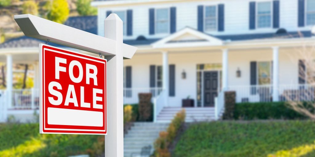 ‘Be a real estate badass!’: Podcaster was running an $11-million Ponzi scheme, the SEC says