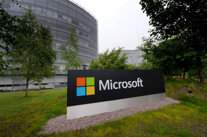 Microsoft’s AI bets boost cloud business, Alphabet yet to find silver lining