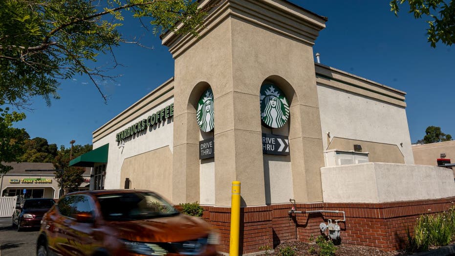 Drive thru Starbucks