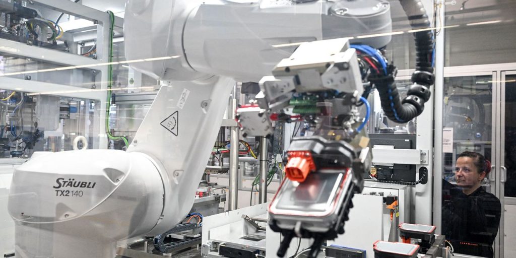 U.S. factory orders post sharpest rise in September since early 2021