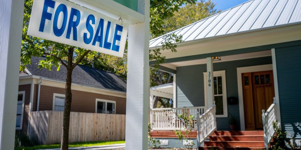 Mortgage rates plunge amid signs of a weakening consumer