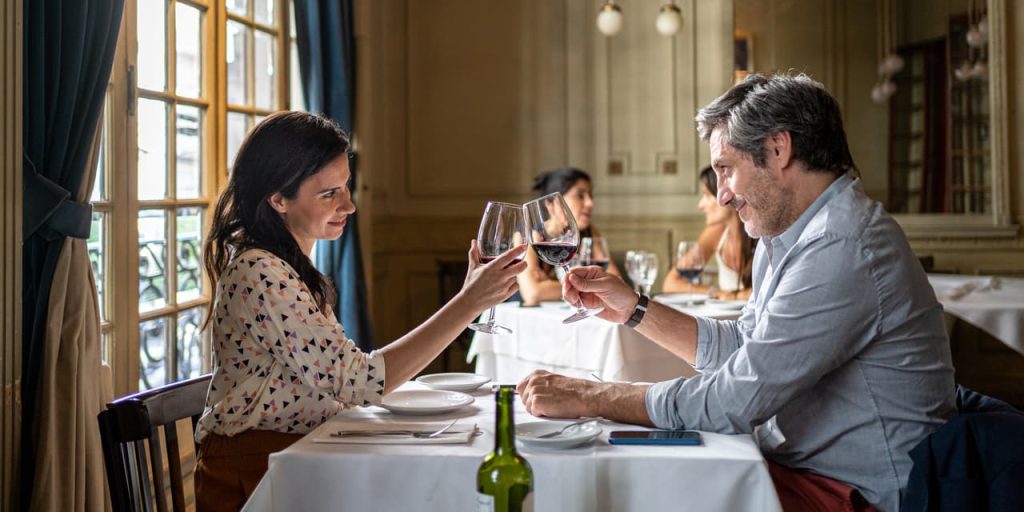 ‘My friend is a die-hard feminist’: When her future husband asked her out, she insisted they split the bill and he said, ‘Great!’ Who should pay on a first date?