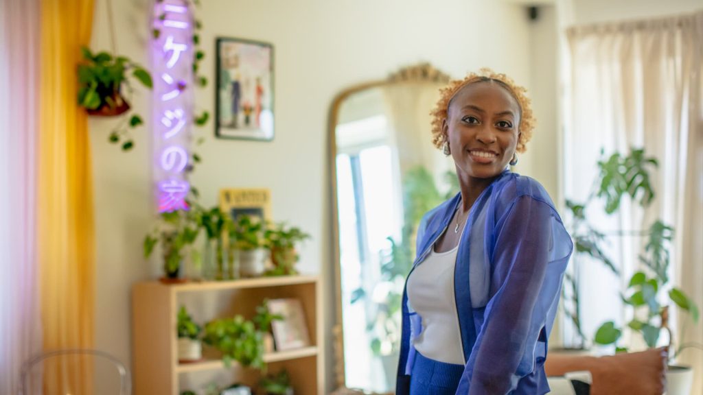 This 30-year-old won the NYC housing lottery and pays $1,000/month for a luxury 1-bedroom apartment—take a look inside